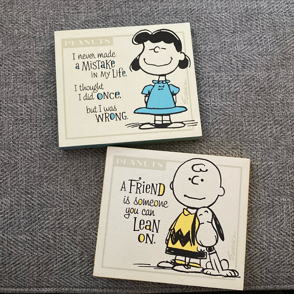 Hallmark branded Peanuts decor